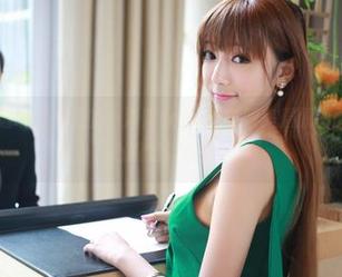 美媛馆 – 透明感十足的小海臀rena：丰腴美眉原图图集，没点心眼难以自拔。