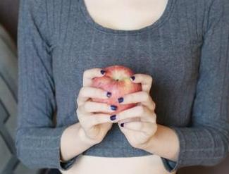 美媛馆 – 糯美子Mini的写真，礼物主题，放到网盘是不是更有生气？