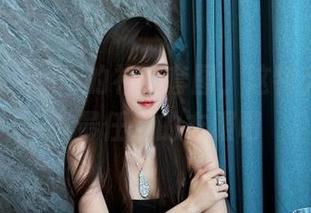 腐团儿Ikaros的礼服套图，这特么是我见过最任性的衣服吧