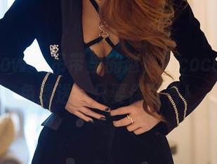 花漾show – 吊带里的赵惟依coco，原图免费送，只要你敢看！