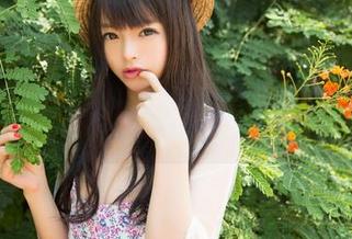 菠萝社 – 活力不止于夏日，夏美酱的图库等你来下载，快来填满你的屏幕！