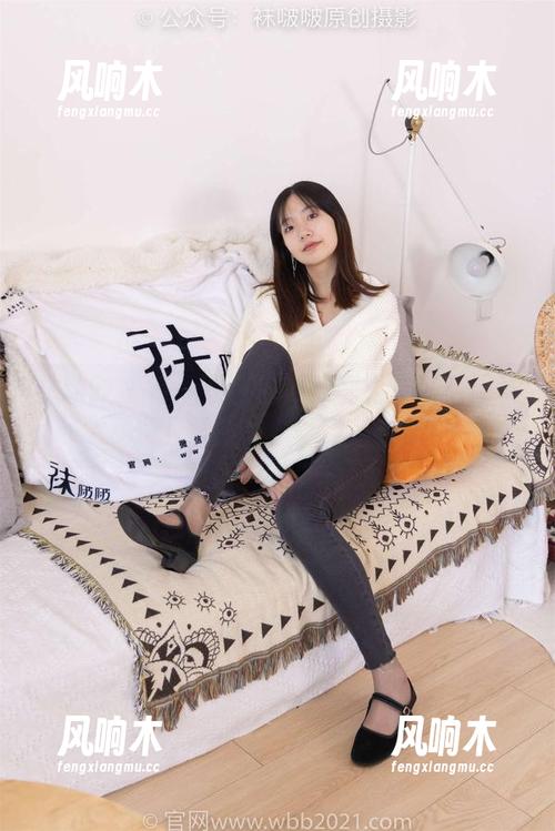 袜啵啵-熊熊 袜啵啵 - 每一双白色棉袜都能踩脏?无圣光下熊熊的“真实”态度