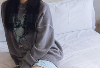 袜啵啵 – 原图转转看，稚予把校服裤里丝的界限推得无比模糊，图片能不能解答些心中的小疑惑？