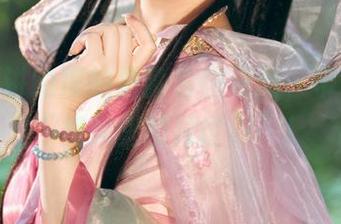 雯妹不讲道理的最新套图更新，带你进入“视频里的异世界”！