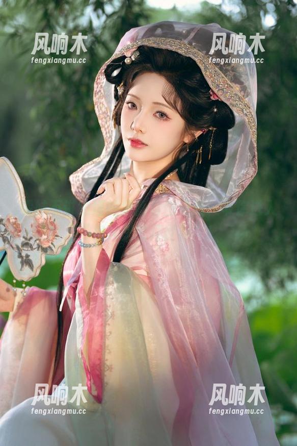 雯妹不讲道理的最新套图更新，带你进入“视频里的异世界”！