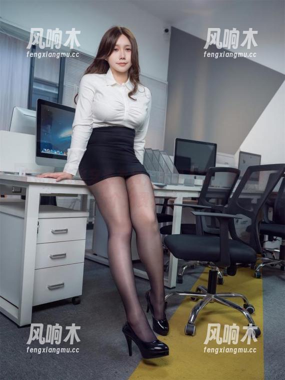麻花麻花酱穿连衣裙，美得不行，额外奉上个免费套图…